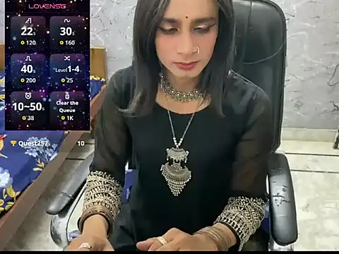 LuvLayla online show from June 13, 10:10 pm