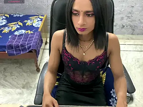 LuvLayla online show from July 23, 6:39 pm