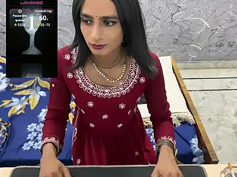 LuvLayla online show from July 26, 1:07 pm