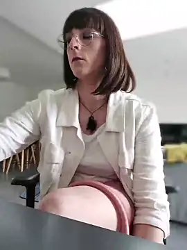 jenny5962 online show from April 10, 11:49 am