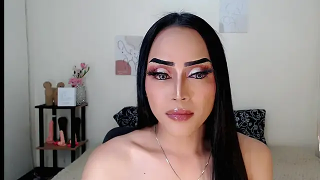 Snapshot of Lessandra_Lust chatting on October 3, 6:57 am Lessandra Lust online show from October 3, 6:57 am