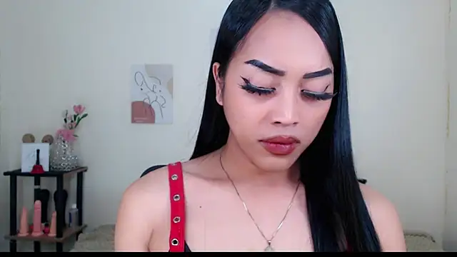 Snapshot of Lessandra_Lust chatting on October 27, 8:33 am Lessandra Lust online show from October 27, 8:33 am