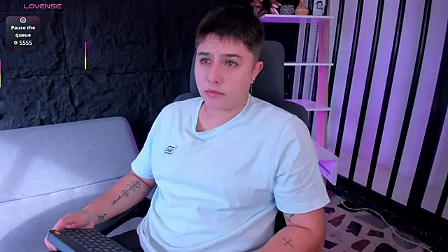 IanGilbert online show from October 3, 8:42 pm