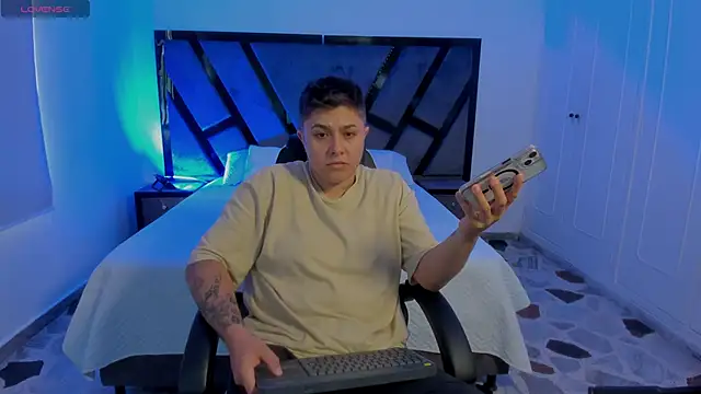 IanGilbert online show from November 28, 8:10 pm