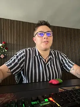 IanGilbert online show from December 1, 5:37 pm