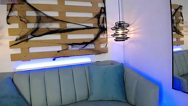 Emily Vaughan online show from November 2, 3:26 am