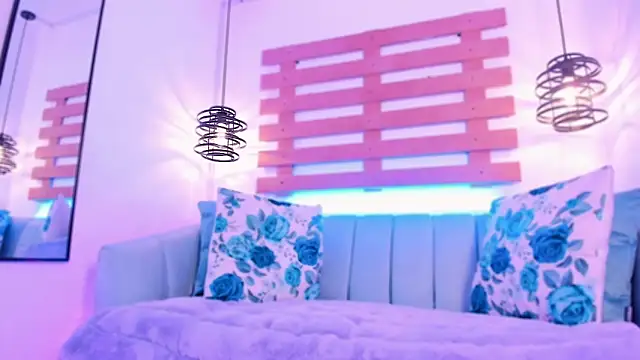 ArianaSantana online show from September 29, 1:33 pm