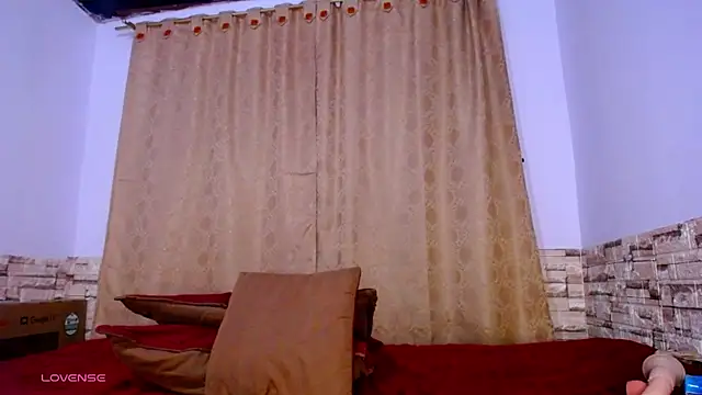 DaraKat18 online show from November 12, 10:30 pm