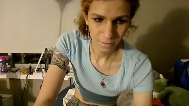 cuddlyavenue online show from October 16, 1:50 am