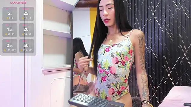 Miss Ariaa online show from September 25, 12:45 pm