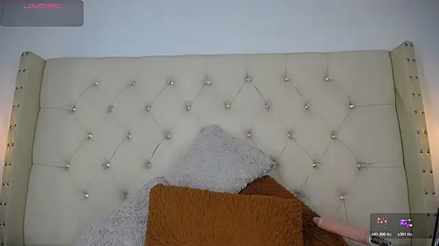 bycandy  online show from February 12, 2:01 pm