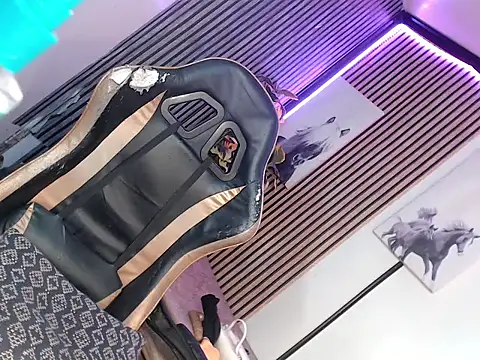 sweet athena online show from April 14, 10:15 pm