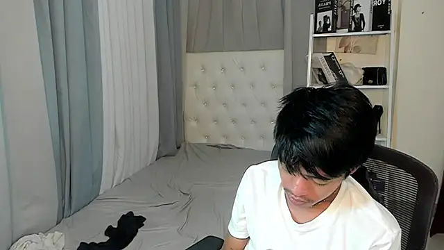 jayxxxlovescock online show from December 21, 1:00 am