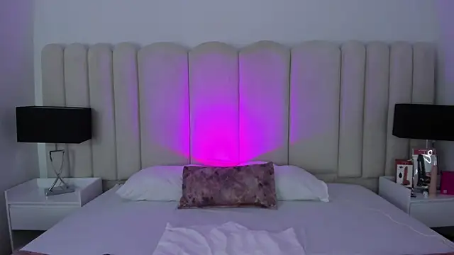 VanessaParis   online show from November 24, 10:44 pm