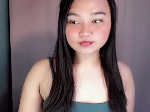 Eyes-on-me online show from August 8, 6:47 pm