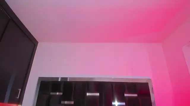 DANITENDER555 online show from June 16, 7:36 pm