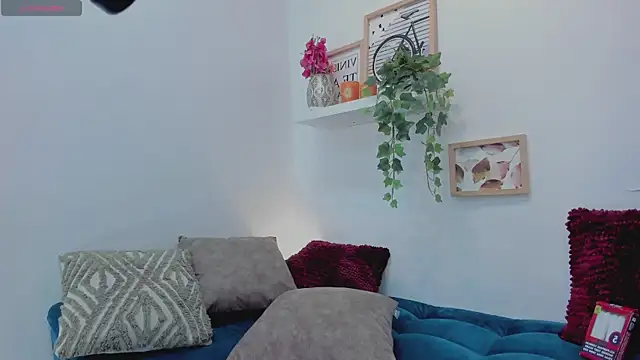 KassMonroe online show from November 11, 9:38 pm