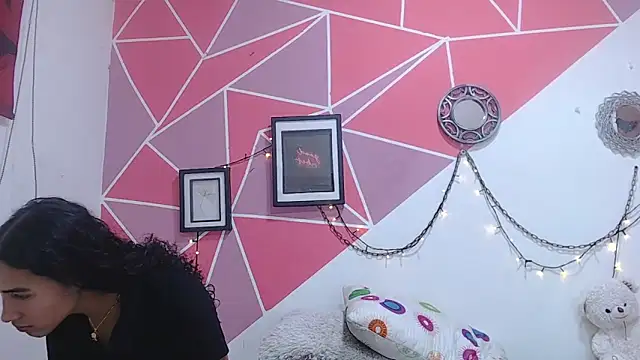 Tifany Adams online show from November 20, 8:31 pm