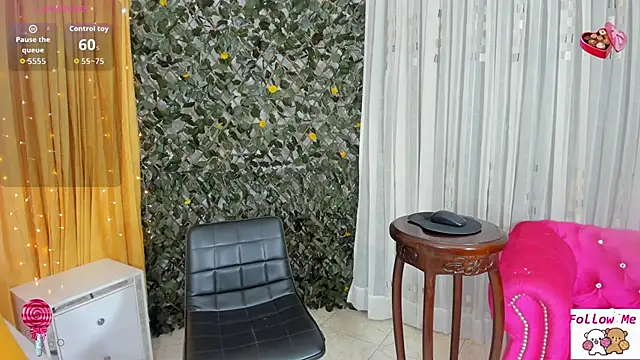 Grecia Moore online show from November 2, 9:35 pm