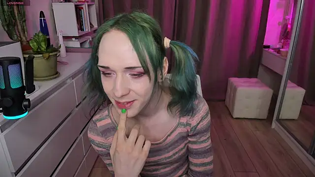 whoalexxa online show from March 25, 4:12 pm