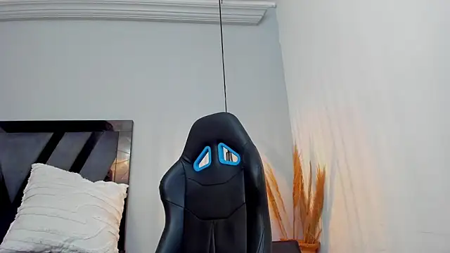 Amelia Brixton online show from February 27, 7:58 am