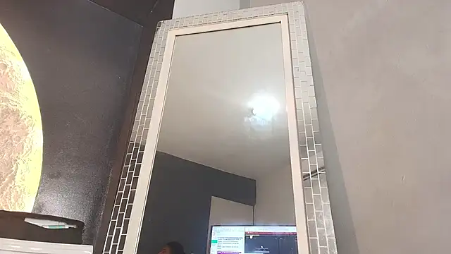 NaomiQueents online show from November 20, 1:22 pm