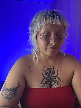 pinkbaddie777 online show from January 13, 5:37 am