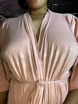 mcdeeXo online show from November 6, 8:14 am