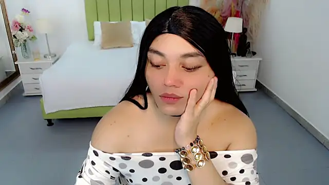 sebastian cruz  online show from April 16, 8:09 pm