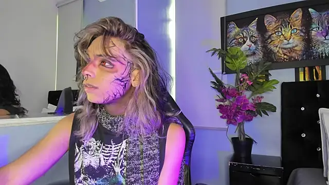 luxiel  online show from November 24, 9:05 pm