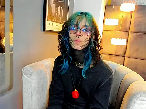 luxiel  online show from March 31, 9:06 pm