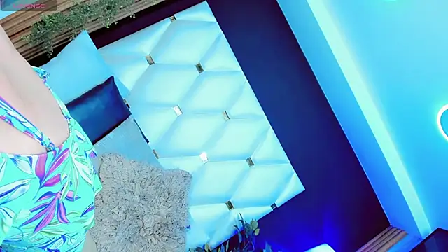 AnnaRouseQueen online show from March 19, 8:53 pm