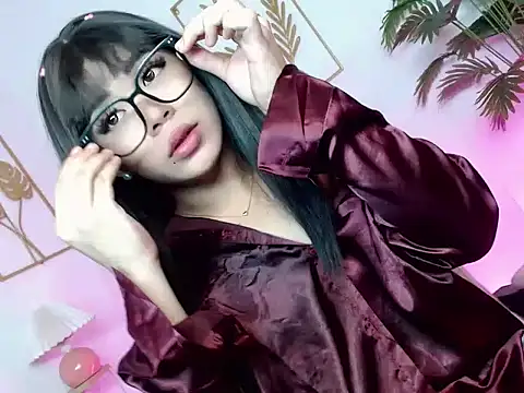 slutty lauraxxx online show from April 8, 12:06 pm