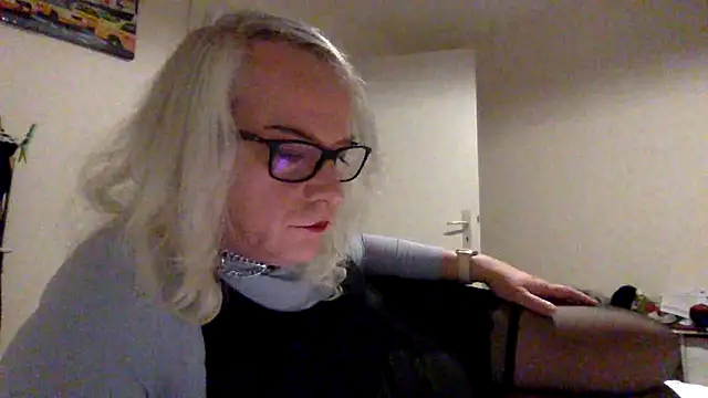 nicohumm online show from February 5, 12:20 am