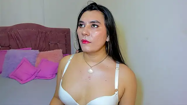 yourlatina emely online show from March 13, 9:52 pm