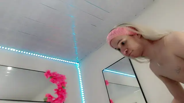 Karla hot777 online show from April 17, 1:25 pm