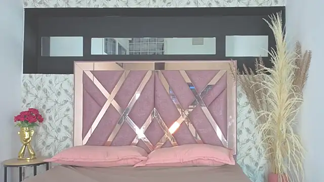 megan lenon online show from February 13, 1:56 am