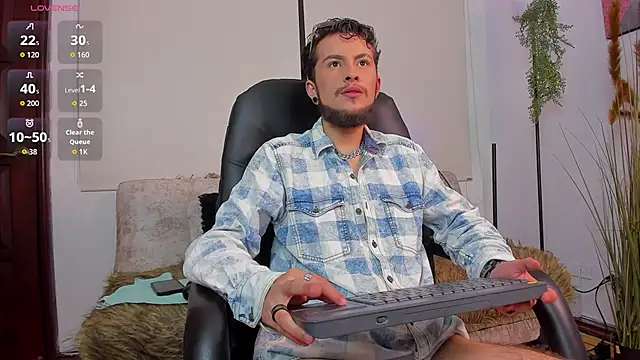 MTHW   online show from December 3, 10:03 pm