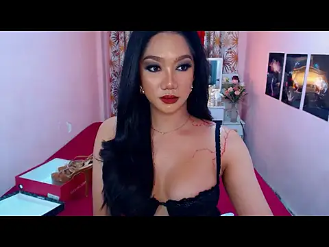 UrScreenGoddess online show from April 18, 12:01 am