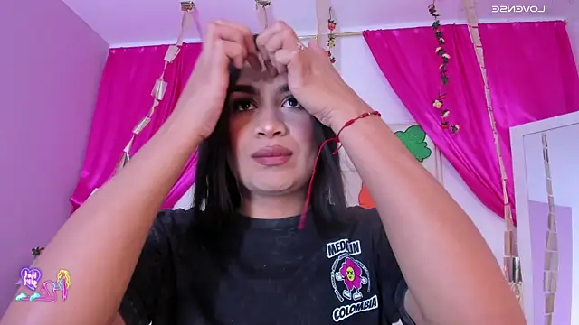 Silvanna-Casstro online show from April 6, 11:21 am