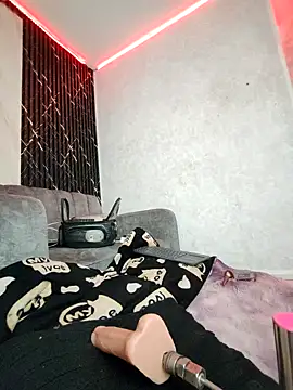 Isis Hot   online show from April 10, 12:11 pm