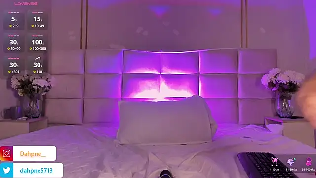 Daphne    online show from April 25, 1:41 pm