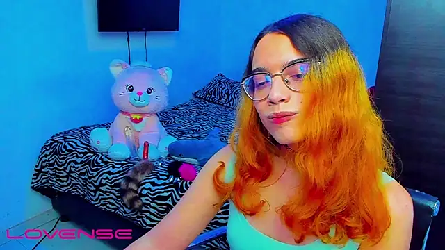 lillykittyyy online show from April 6, 3:27 am