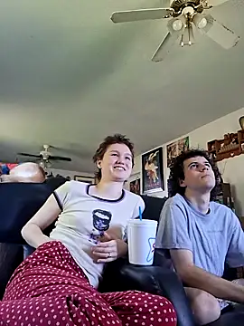 SugarNCinnamon online show from May 4, 7:19 pm