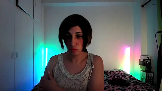 HoneyValentine online show from April 13, 6:45 pm