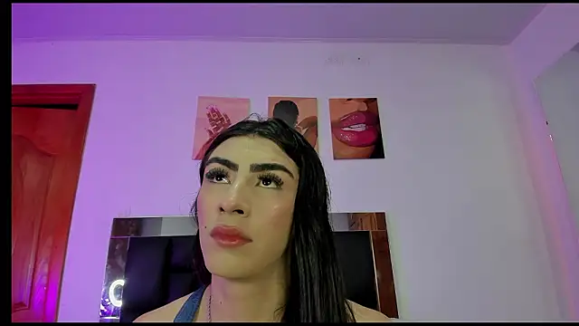 Isabella Moon9 online show from February 5, 11:15 am