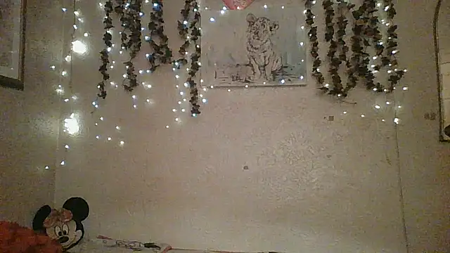 sillymillie4 online show from June 11, 4:32 am