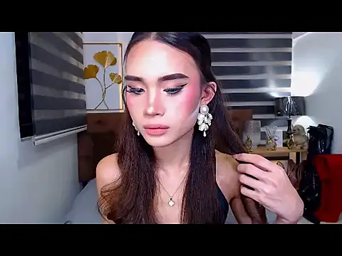 JuicyCockThea online show from July 25, 5:55 pm