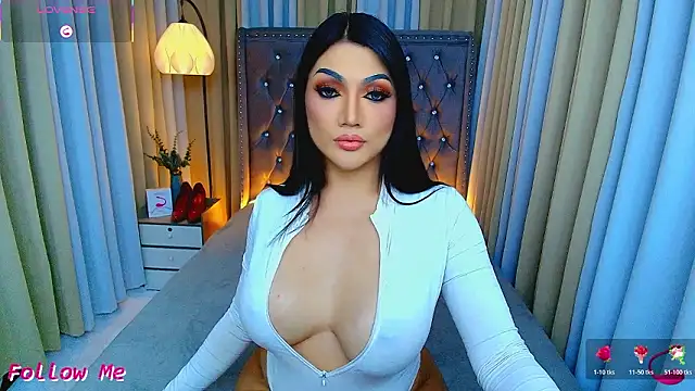 Laureen Hilton online show from March 26, 12:20 pm