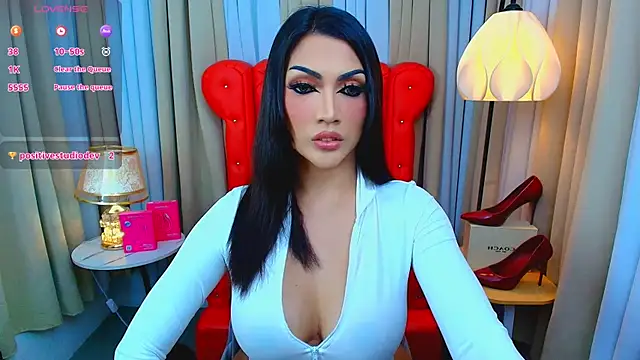 Laureen Hilton online show from July 18, 1:29 pm